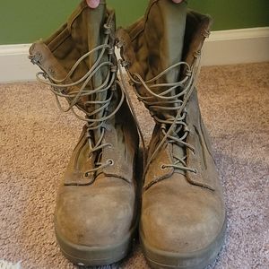 Hot Weather authentic USMC boots gently used.